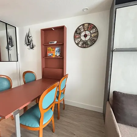 Apartamento Aux Sables-d'olonne: à 50m, Pour 3 Personnes - Fr-1-197-621